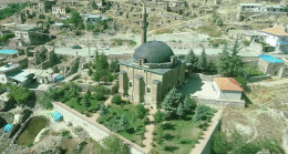 Üç asırlık cami yıllara meydan okuyor