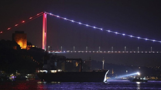 İstanbul Boğazı trafiğe kapatıldı