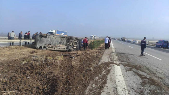 Düğün yolunda kaza: 1 ölü 10 yaralı